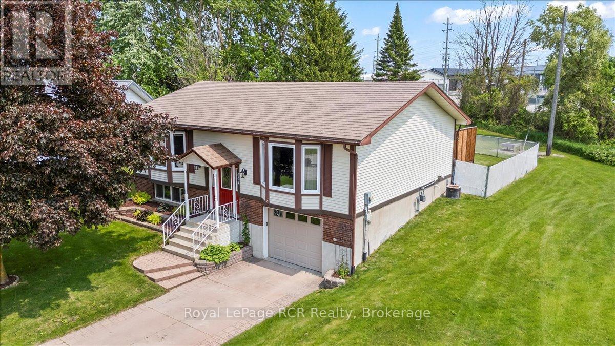 












607 2ND ST A STREET

,
Hanover,




Ontario
N4N3R1

