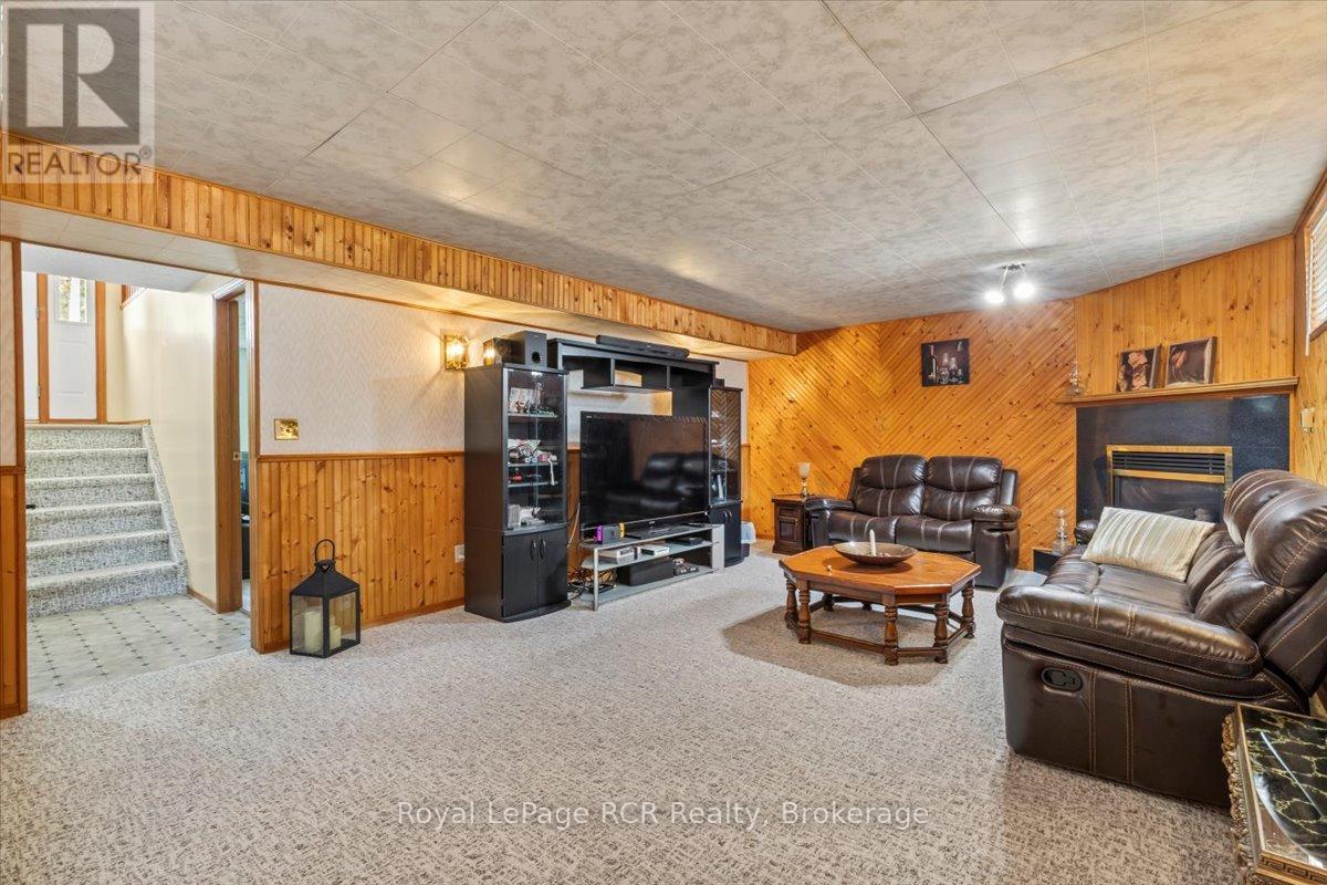 












607 2ND ST A STREET

,
Hanover,




Ontario
N4N3R1

