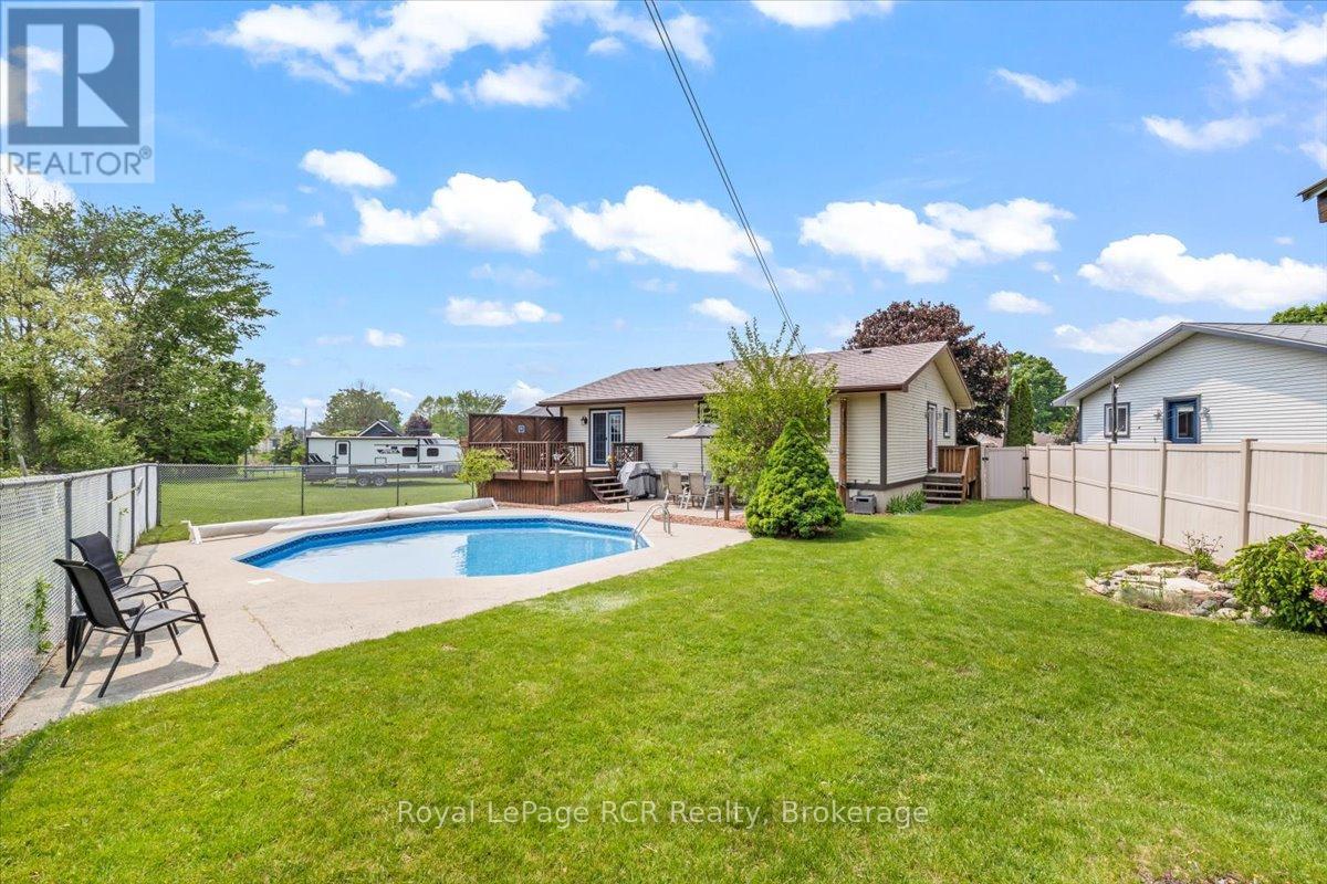 












607 2ND ST A STREET

,
Hanover,




Ontario
N4N3R1

