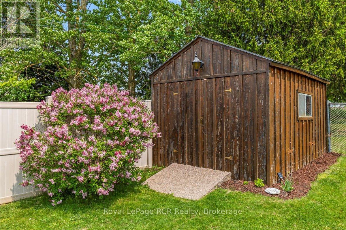 












607 2ND ST A STREET

,
Hanover,




Ontario
N4N3R1

