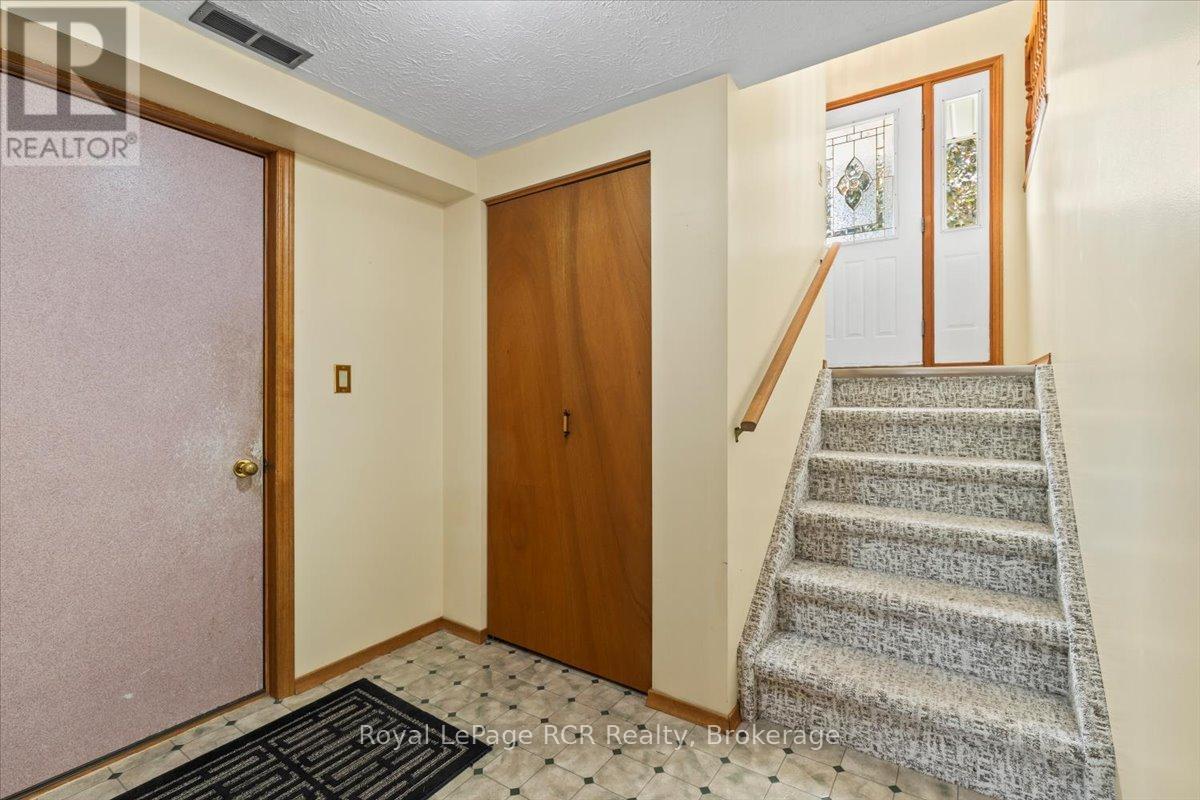 












607 2ND ST A STREET

,
Hanover,




Ontario
N4N3R1

