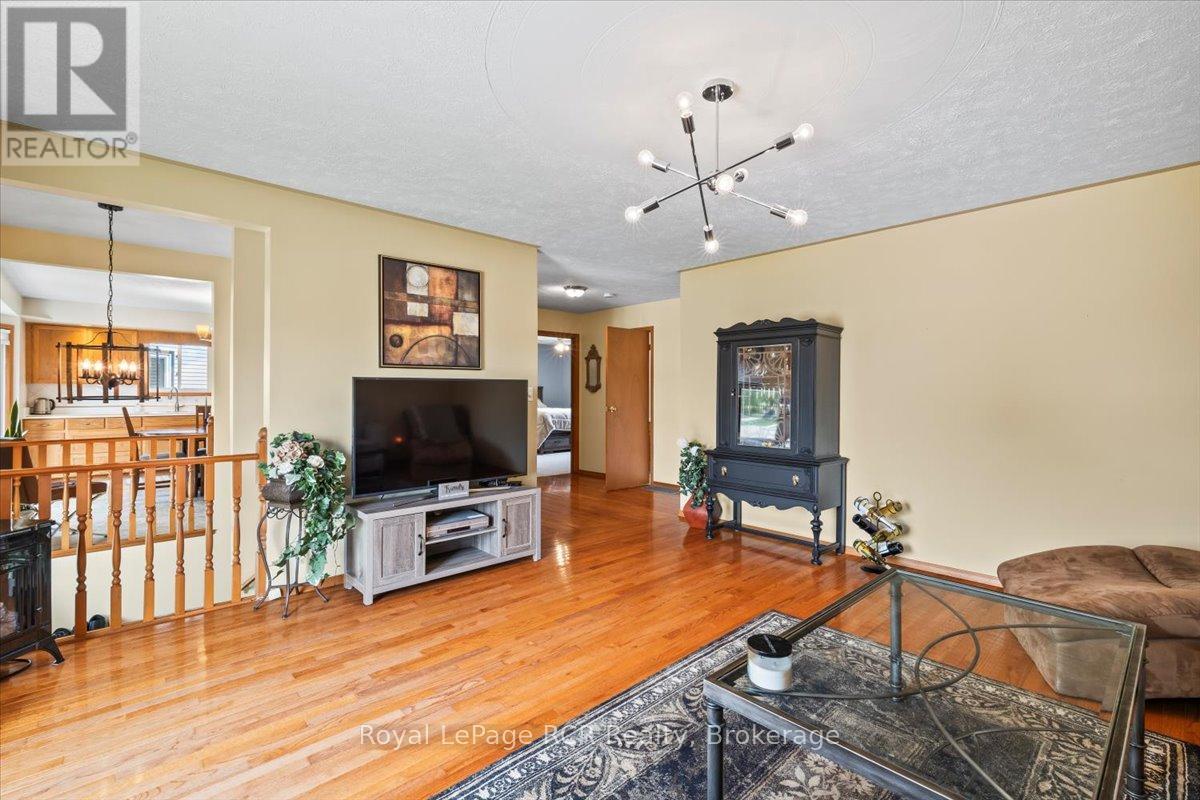 












607 2ND ST A STREET

,
Hanover,




Ontario
N4N3R1

