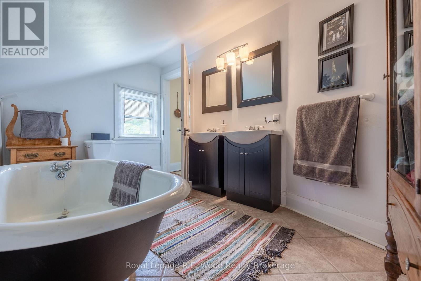 












25 EDISON DRIVE

,
Bayham (Vienna),




Ontario
N0J1Z0

