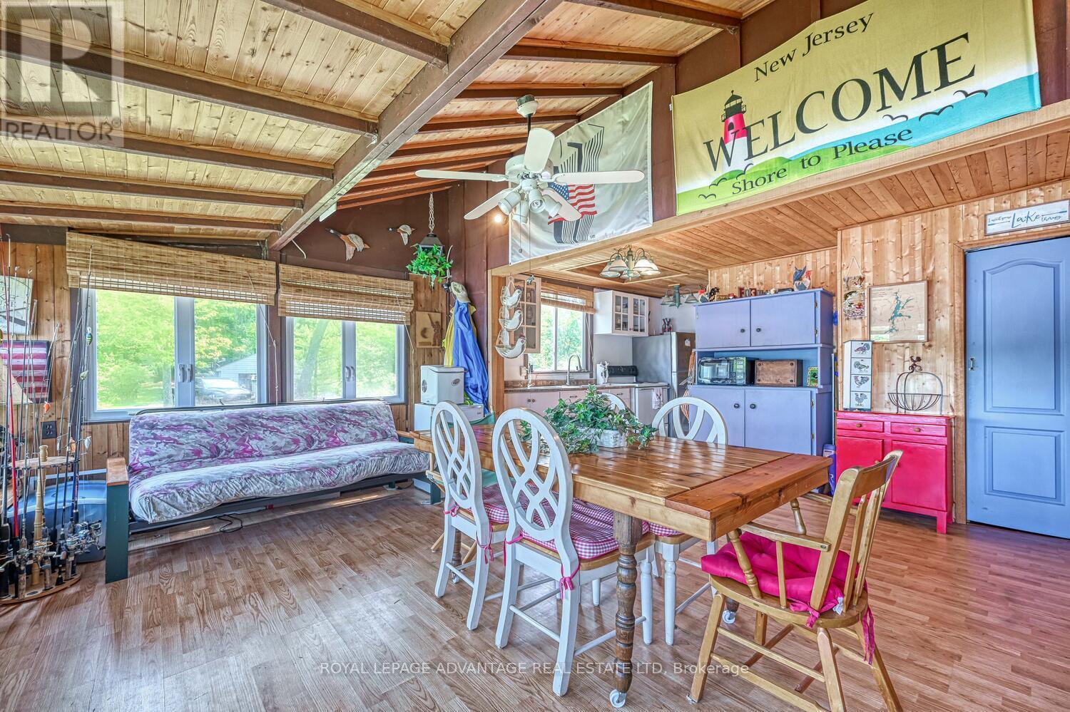 












832 KLON LANE

,
Leeds and the Thousand Islands,




Ontario
K0H2N0

