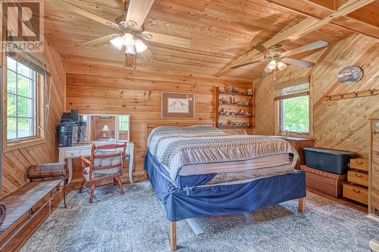 












832 KLON LANE

,
Leeds and the Thousand Islands,




Ontario
K0H2N0


