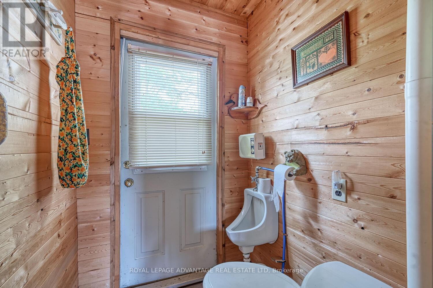 












832 KLON LANE

,
Leeds and the Thousand Islands,




Ontario
K0H2N0

