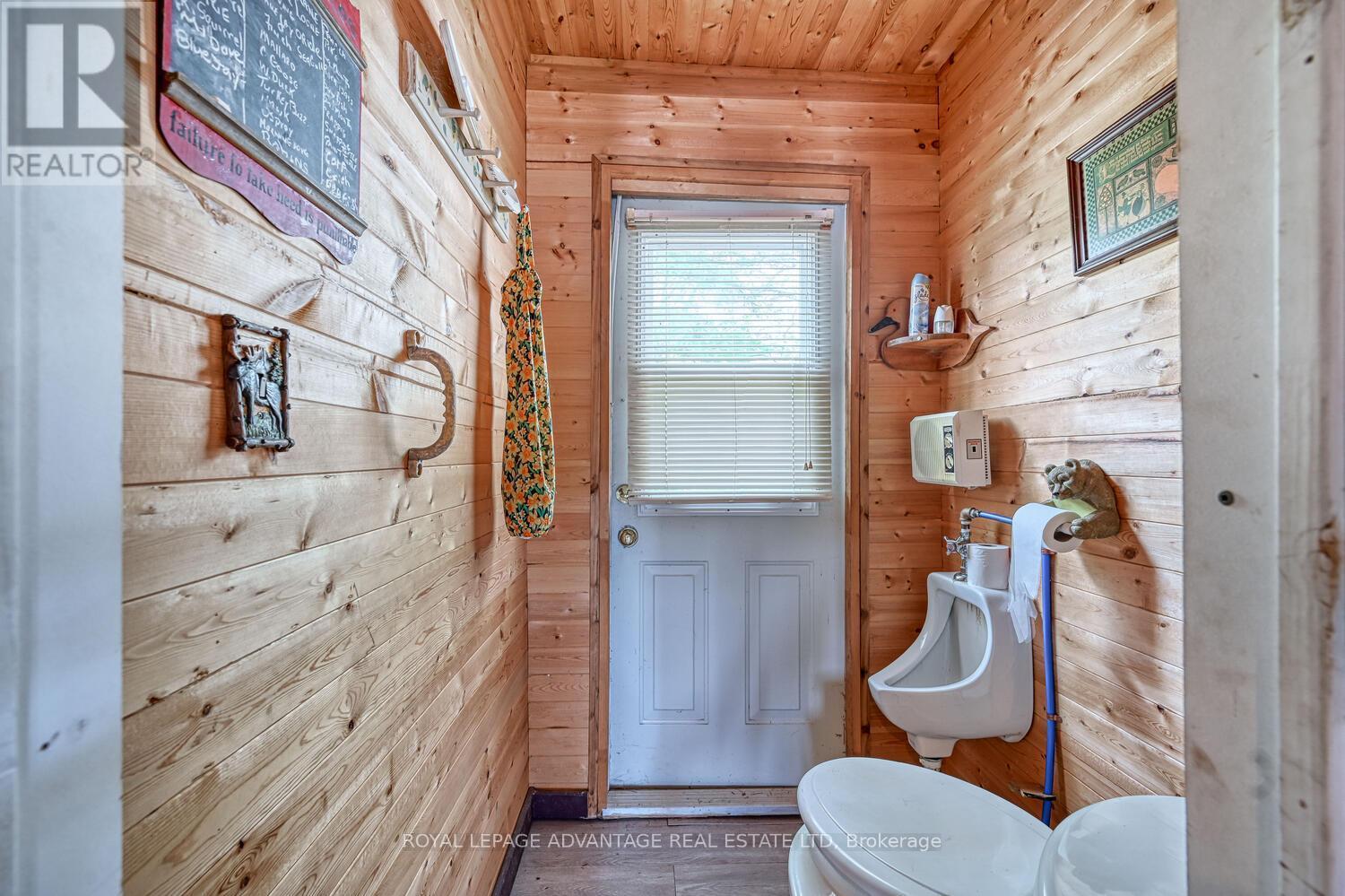 












832 KLON LANE

,
Leeds and the Thousand Islands,




Ontario
K0H2N0

