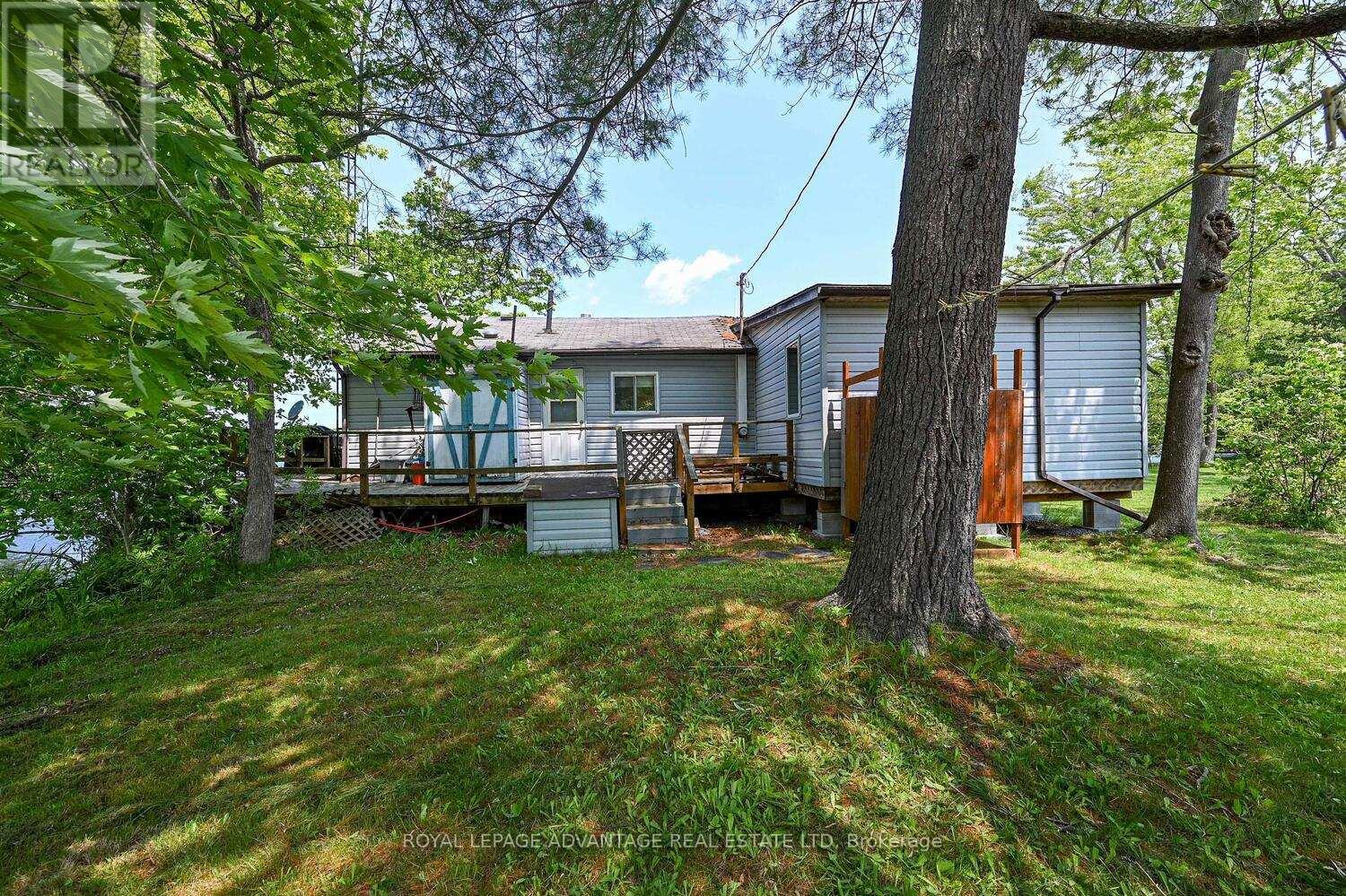 












832 KLON LANE

,
Leeds and the Thousand Islands,




Ontario
K0H2N0

