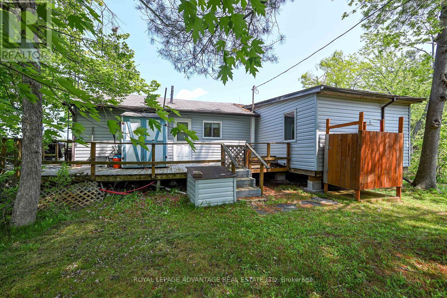 












832 KLON LANE

,
Leeds and the Thousand Islands,




Ontario
K0H2N0

