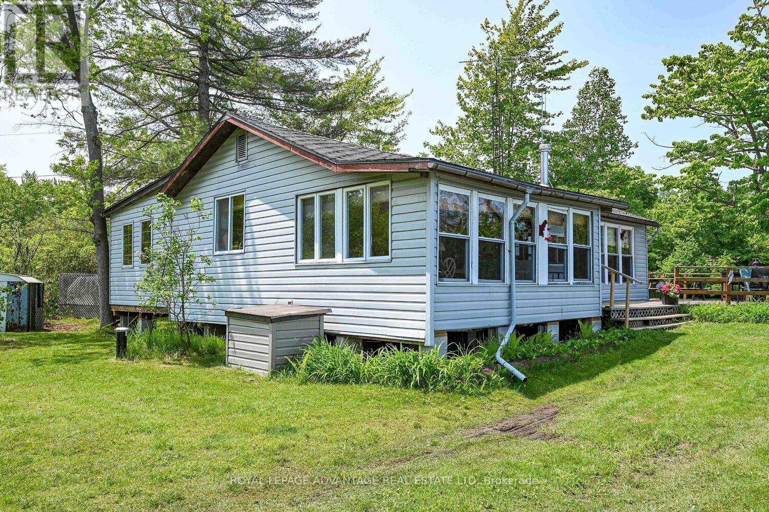 












832 KLON LANE

,
Leeds and the Thousand Islands,




Ontario
K0H2N0

