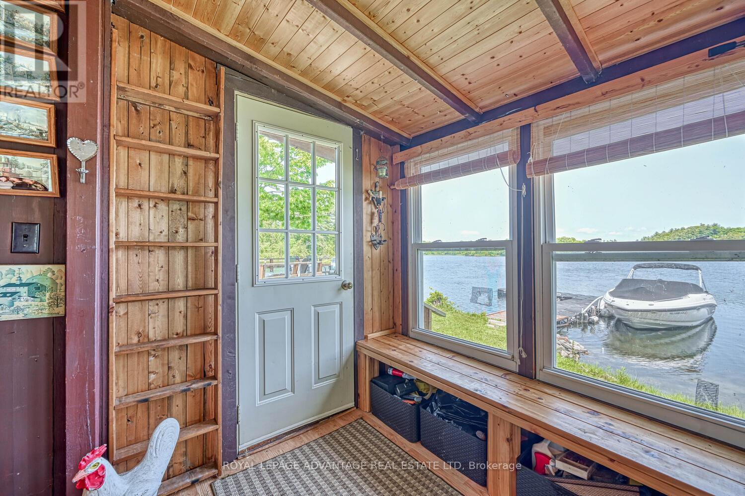 












832 KLON LANE

,
Leeds and the Thousand Islands,




Ontario
K0H2N0

