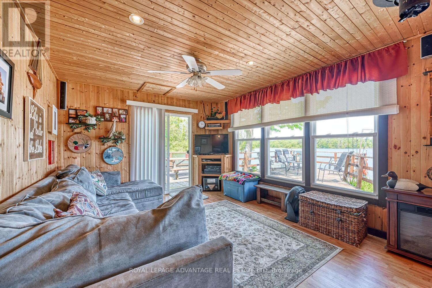 












832 KLON LANE

,
Leeds and the Thousand Islands,




Ontario
K0H2N0

