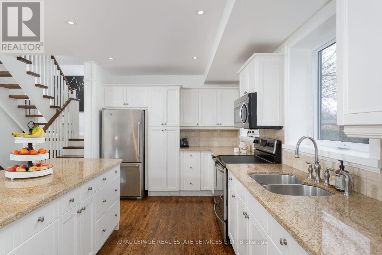 












2088 SAXON ROAD

,
Oakville,




Ontario
L6L2V2

