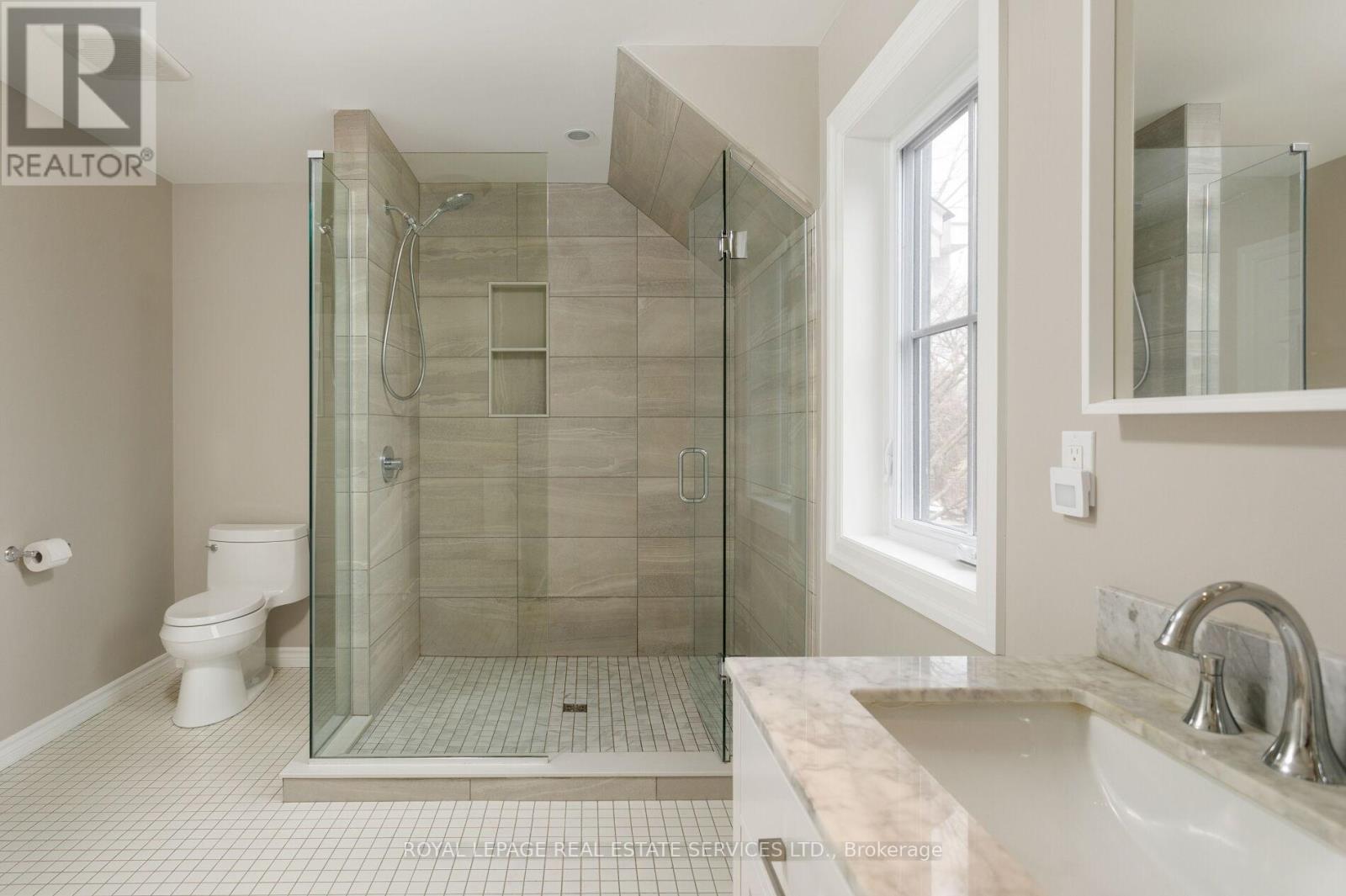 












2088 SAXON ROAD

,
Oakville,




Ontario
L6L2V2

