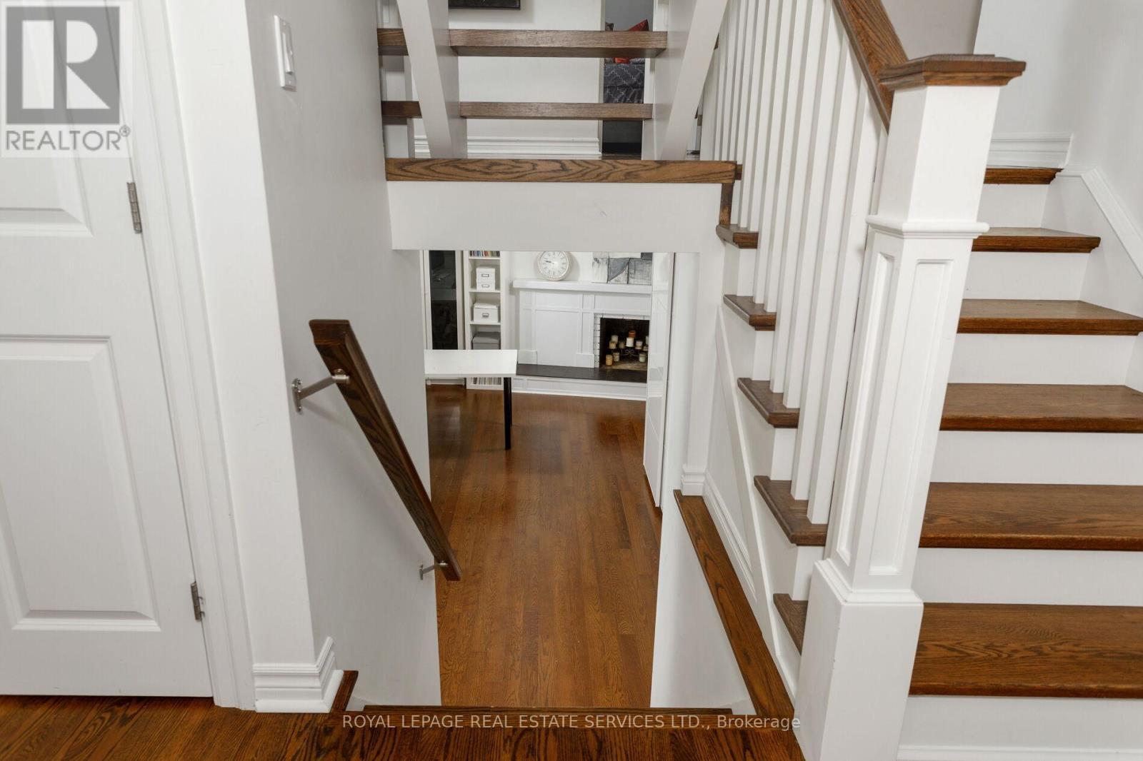 












2088 SAXON ROAD

,
Oakville,




Ontario
L6L2V2

