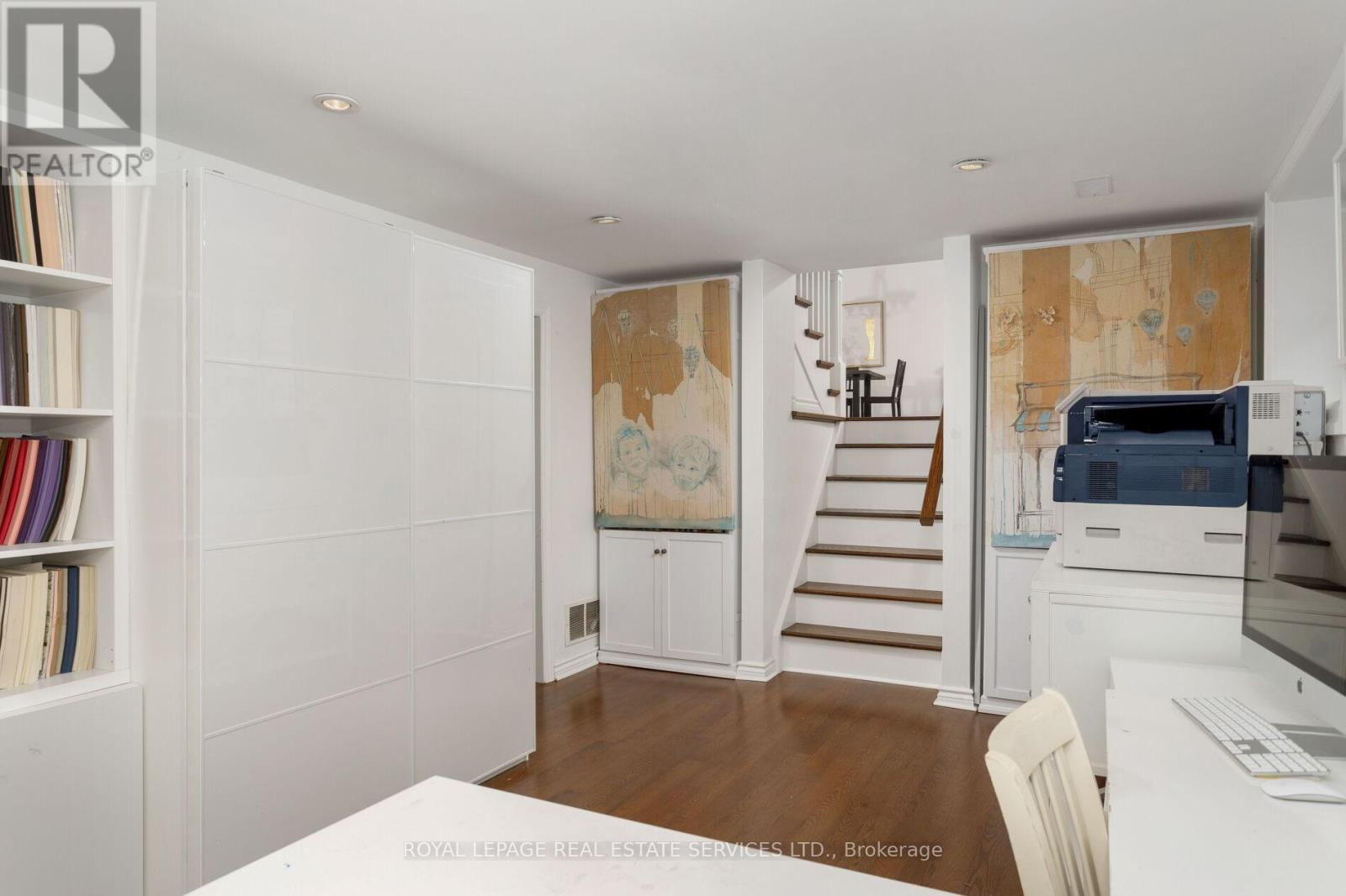 












2088 SAXON ROAD

,
Oakville,




Ontario
L6L2V2

