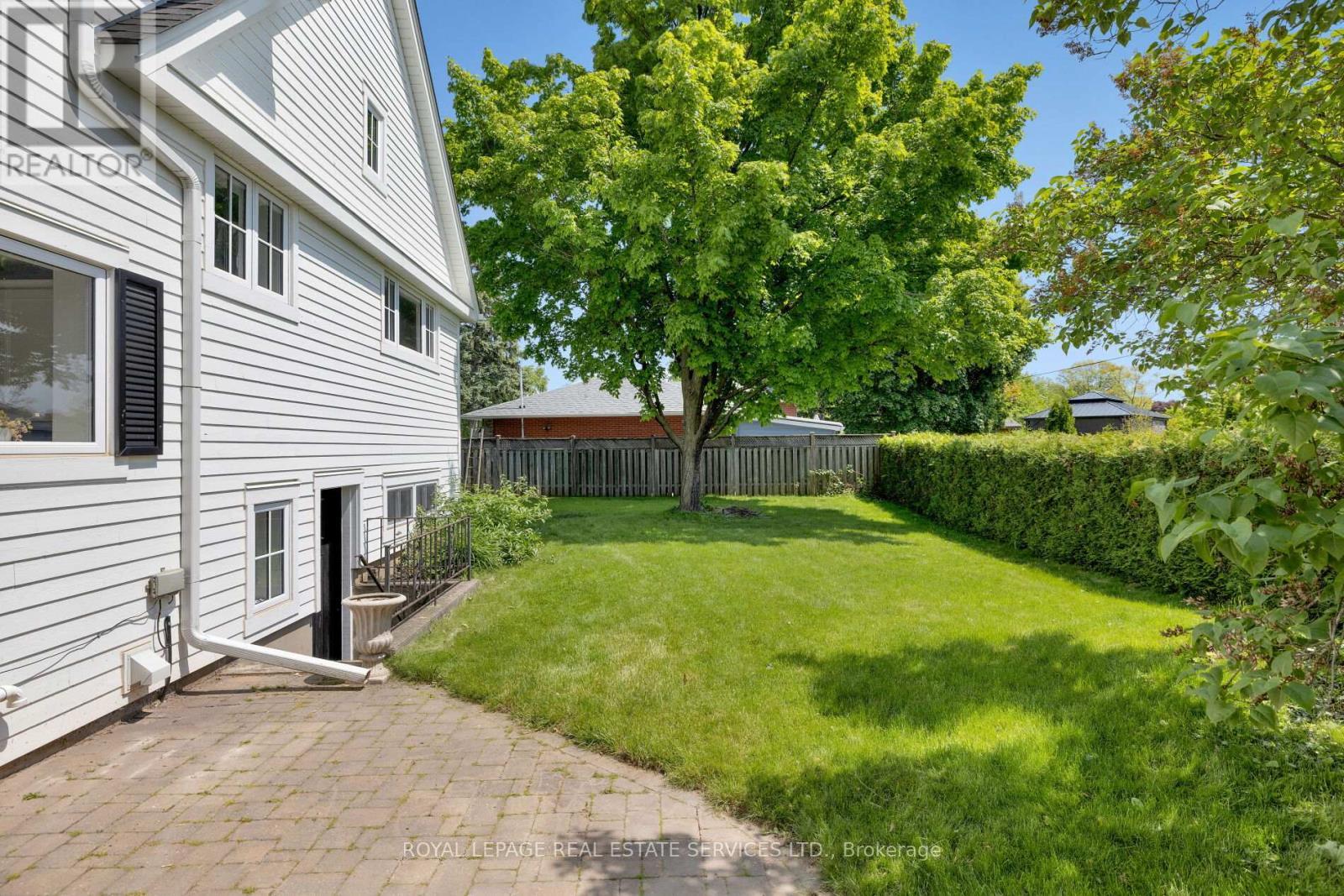 












2088 SAXON ROAD

,
Oakville,




Ontario
L6L2V2

