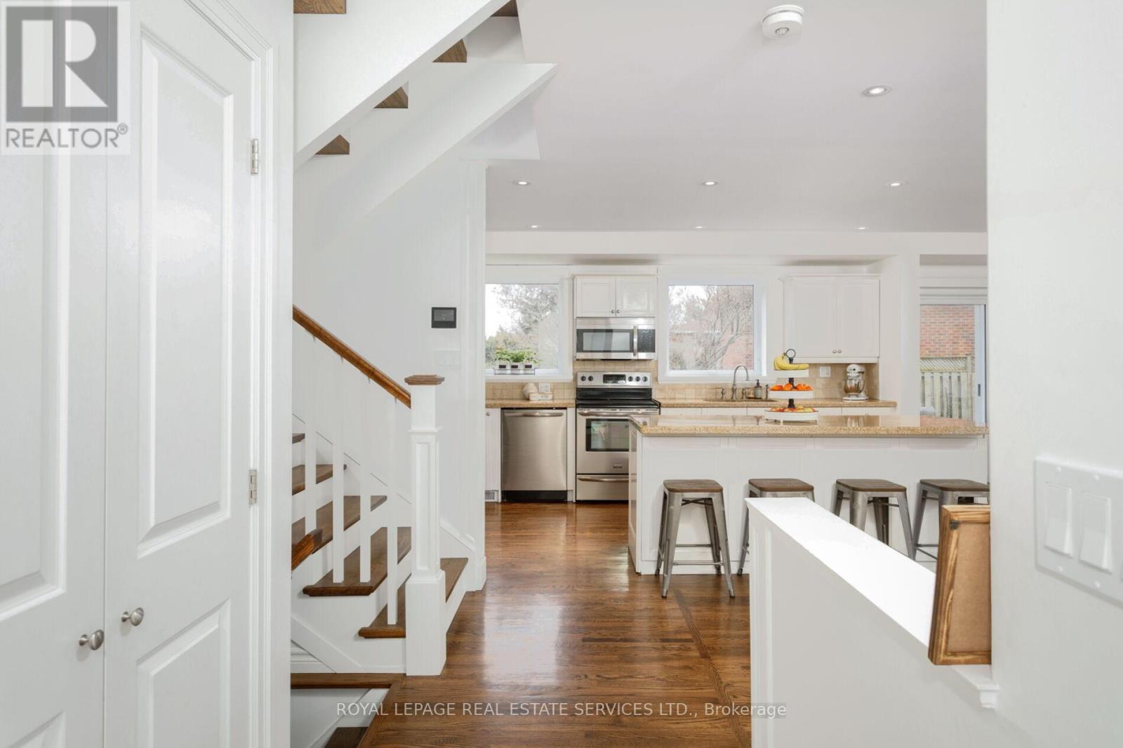 












2088 SAXON ROAD

,
Oakville,




Ontario
L6L2V2

