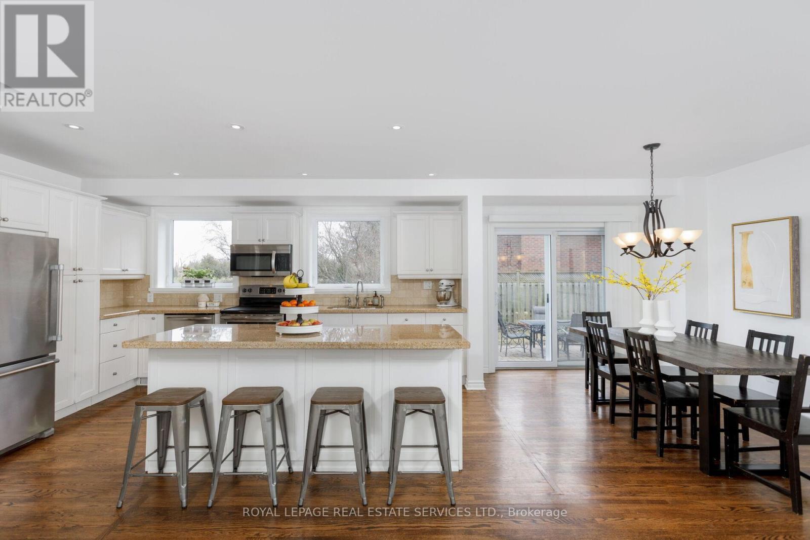 












2088 SAXON ROAD

,
Oakville,




Ontario
L6L2V2

