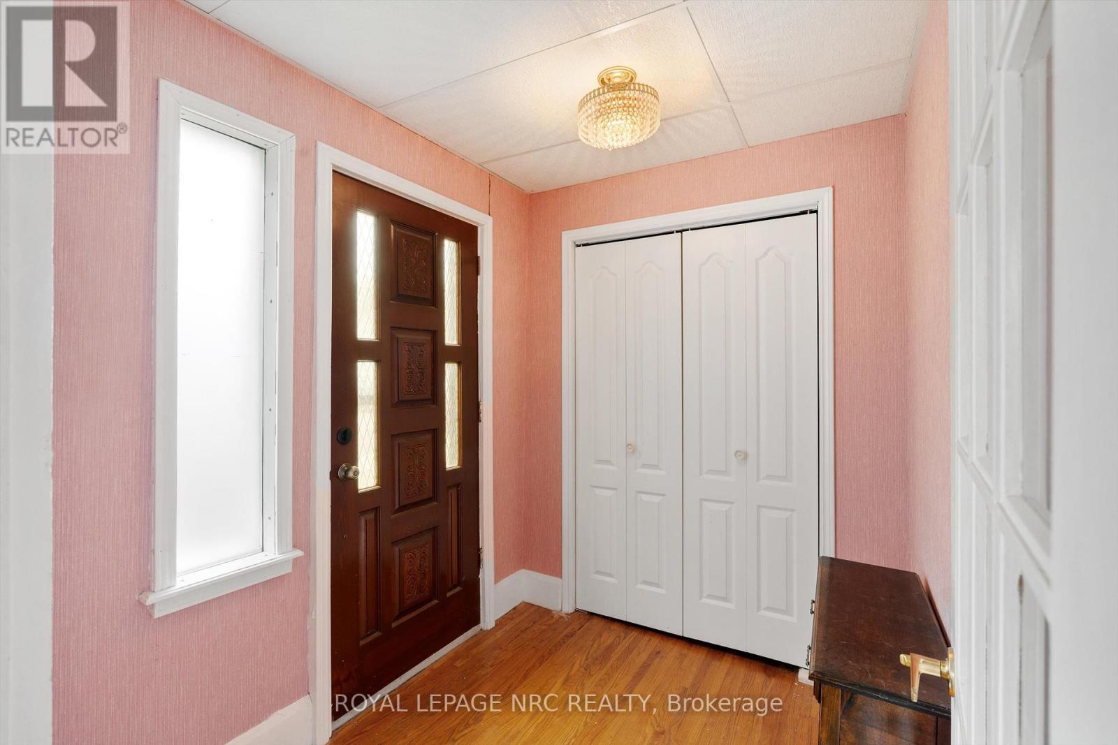 












154 DALHOUSIE AVENUE

,
St. Catharines (Port Dalhousie),




Ontario
L2N4X7

