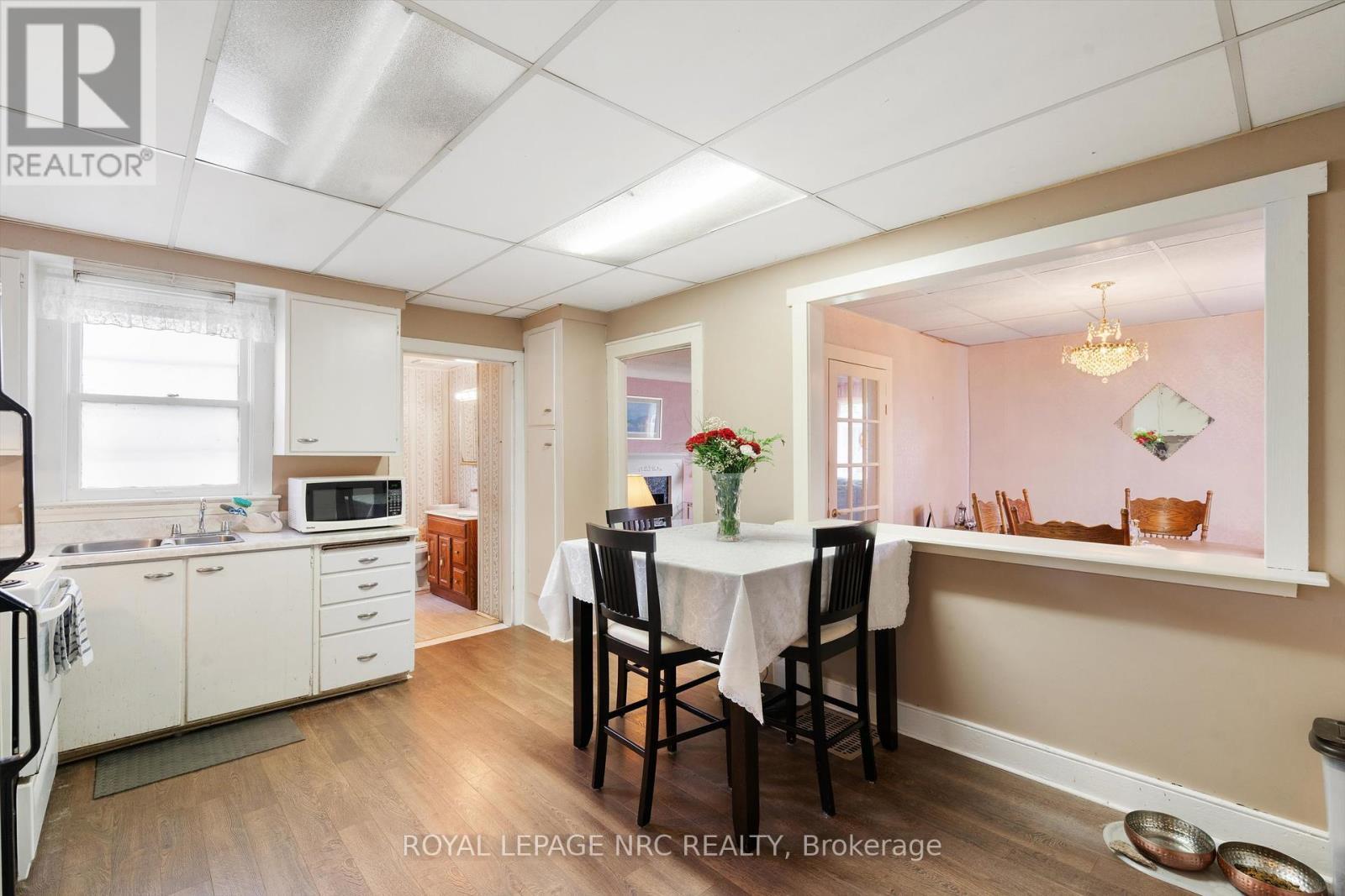 












154 DALHOUSIE AVENUE

,
St. Catharines (Port Dalhousie),




Ontario
L2N4X7

