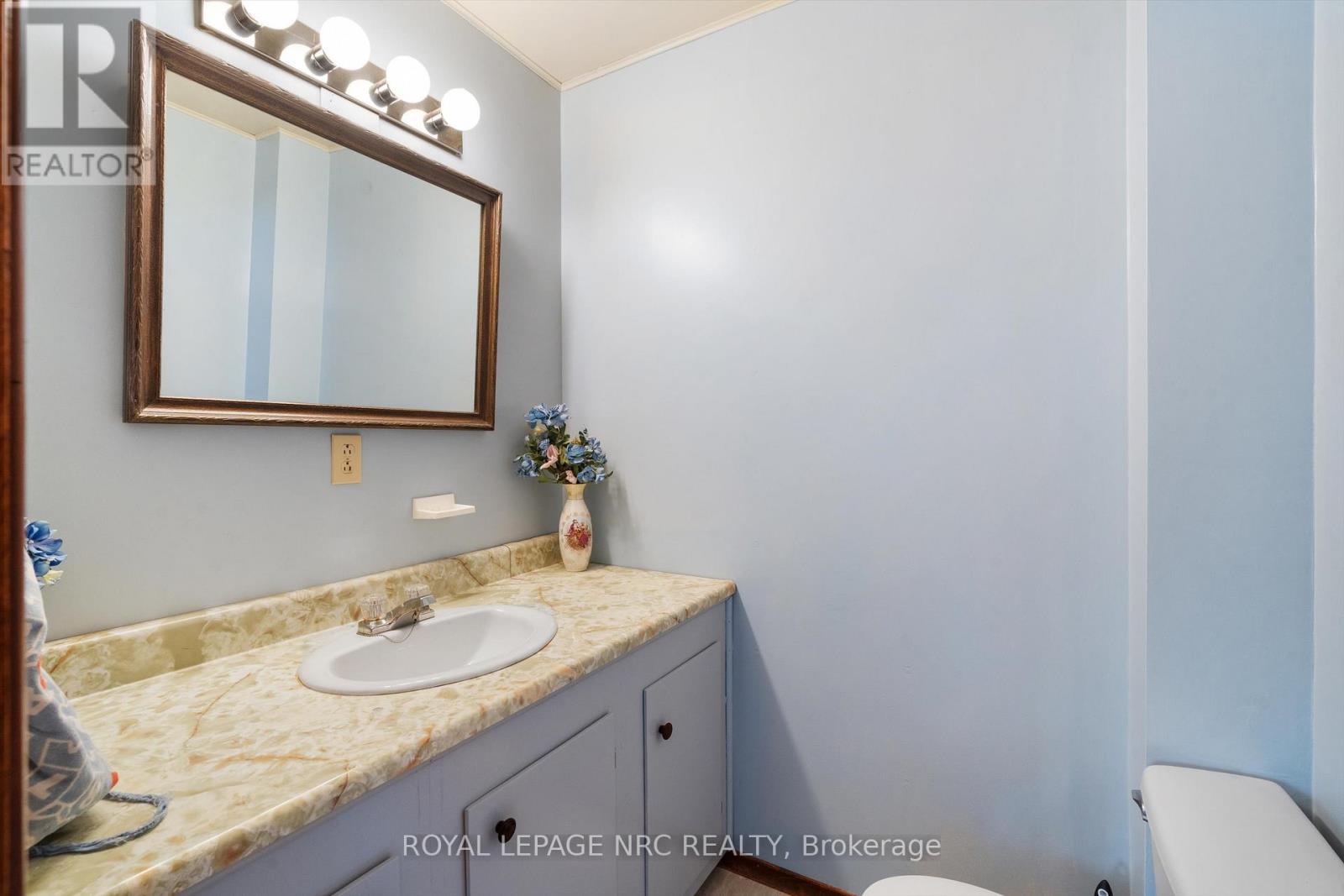 












154 DALHOUSIE AVENUE

,
St. Catharines (Port Dalhousie),




Ontario
L2N4X7

