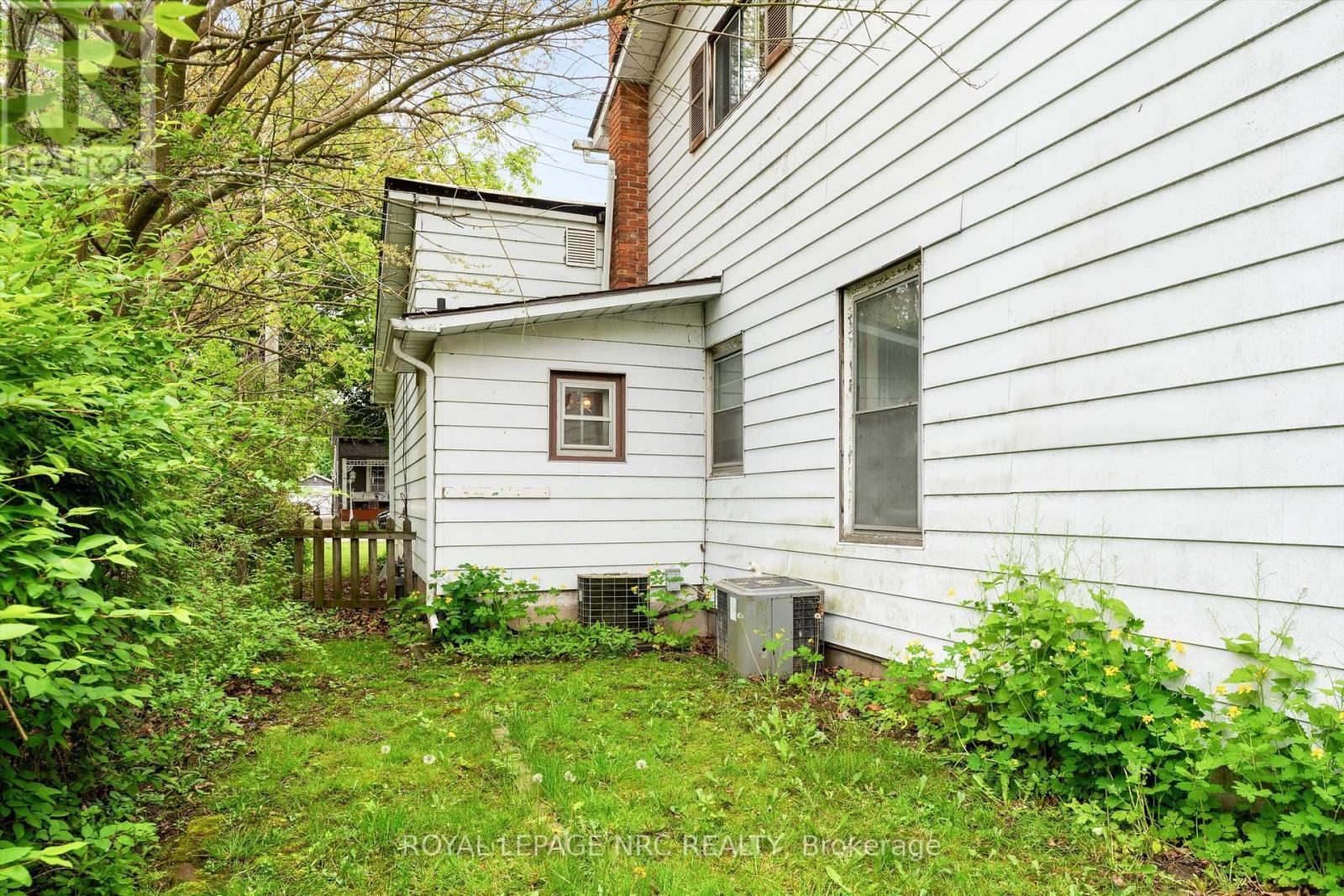 












154 DALHOUSIE AVENUE

,
St. Catharines (Port Dalhousie),




Ontario
L2N4X7

