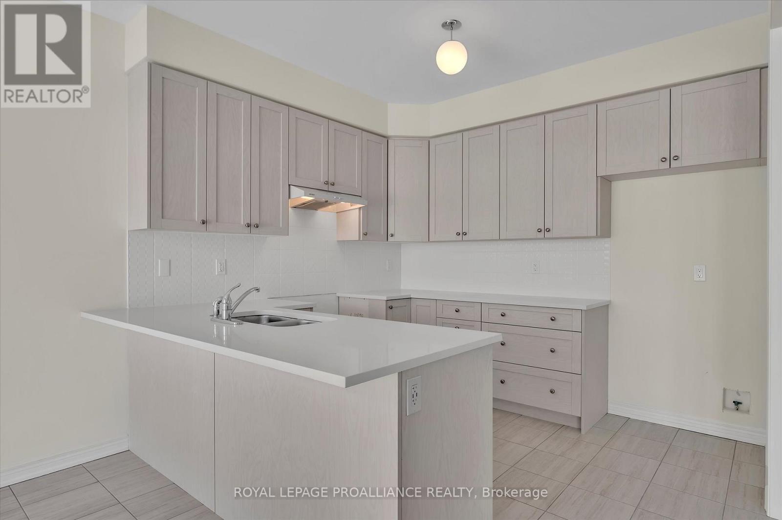 












902 BAMFORD TERRACE

,
Peterborough North (North),




Ontario
K9K0H4

