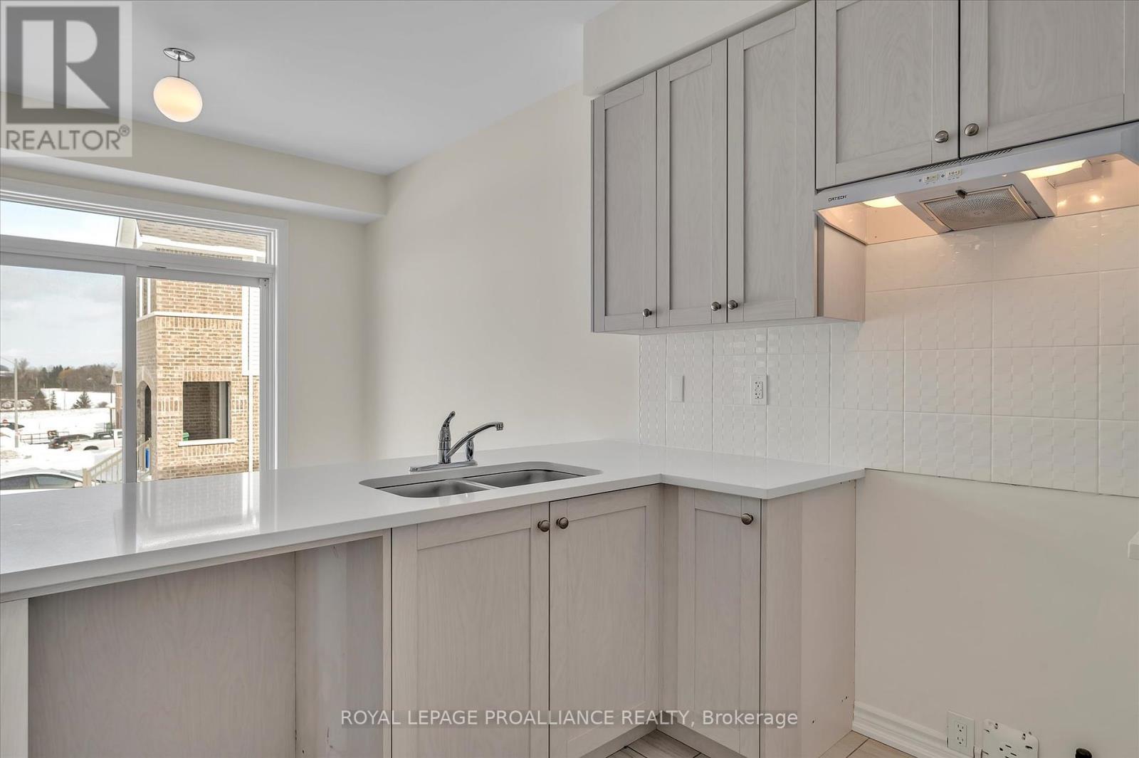 












902 BAMFORD TERRACE

,
Peterborough North (North),




Ontario
K9K0H4

