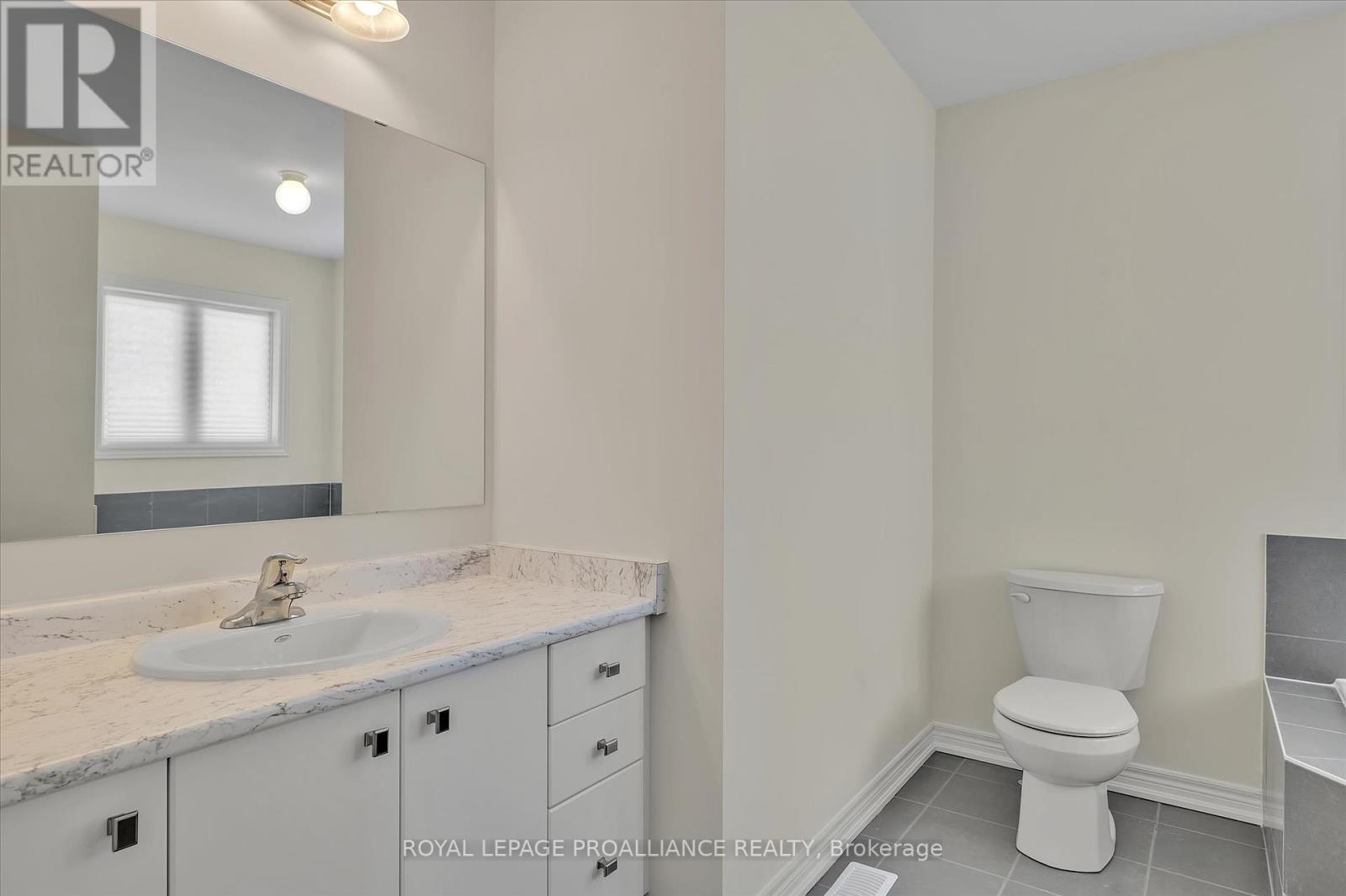 












902 BAMFORD TERRACE

,
Peterborough North (North),




Ontario
K9K0H4

