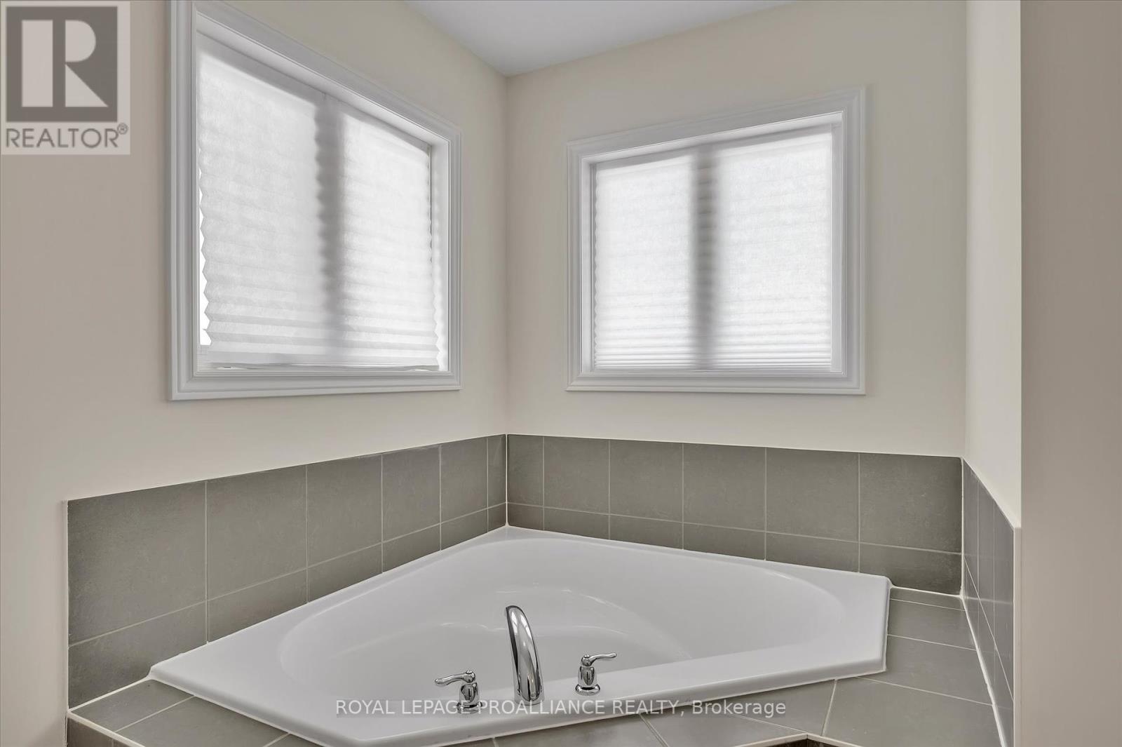 












902 BAMFORD TERRACE

,
Peterborough North (North),




Ontario
K9K0H4

