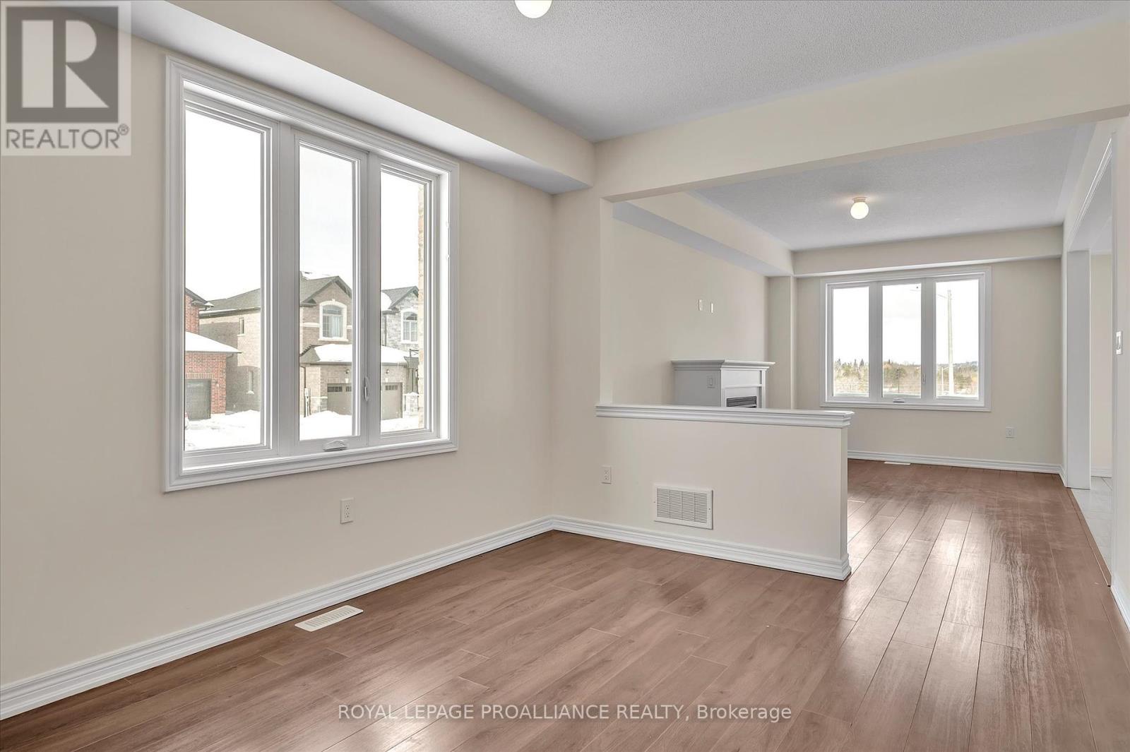












902 BAMFORD TERRACE

,
Peterborough North (North),




Ontario
K9K0H4

