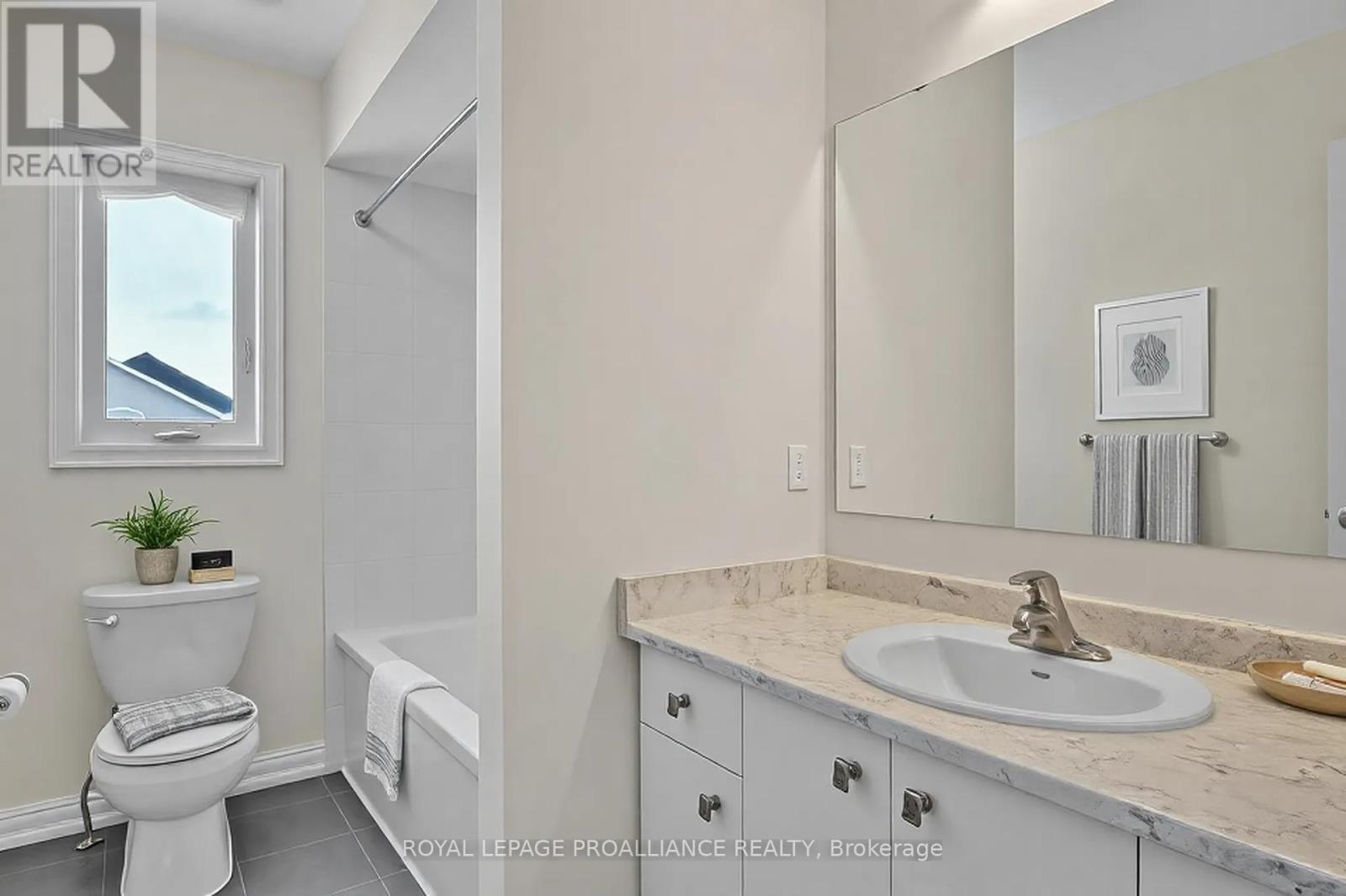 












902 BAMFORD TERRACE

,
Peterborough North (North),




Ontario
K9K0H4

