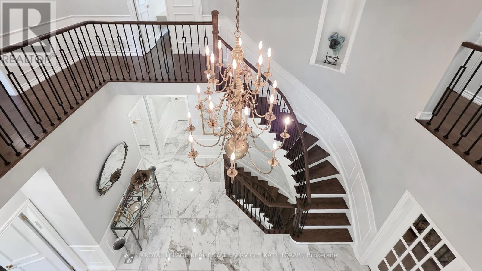 












21 FOREST HEIGHTS BOULEVARD

,
Toronto,




Ontario
M2L1G4

