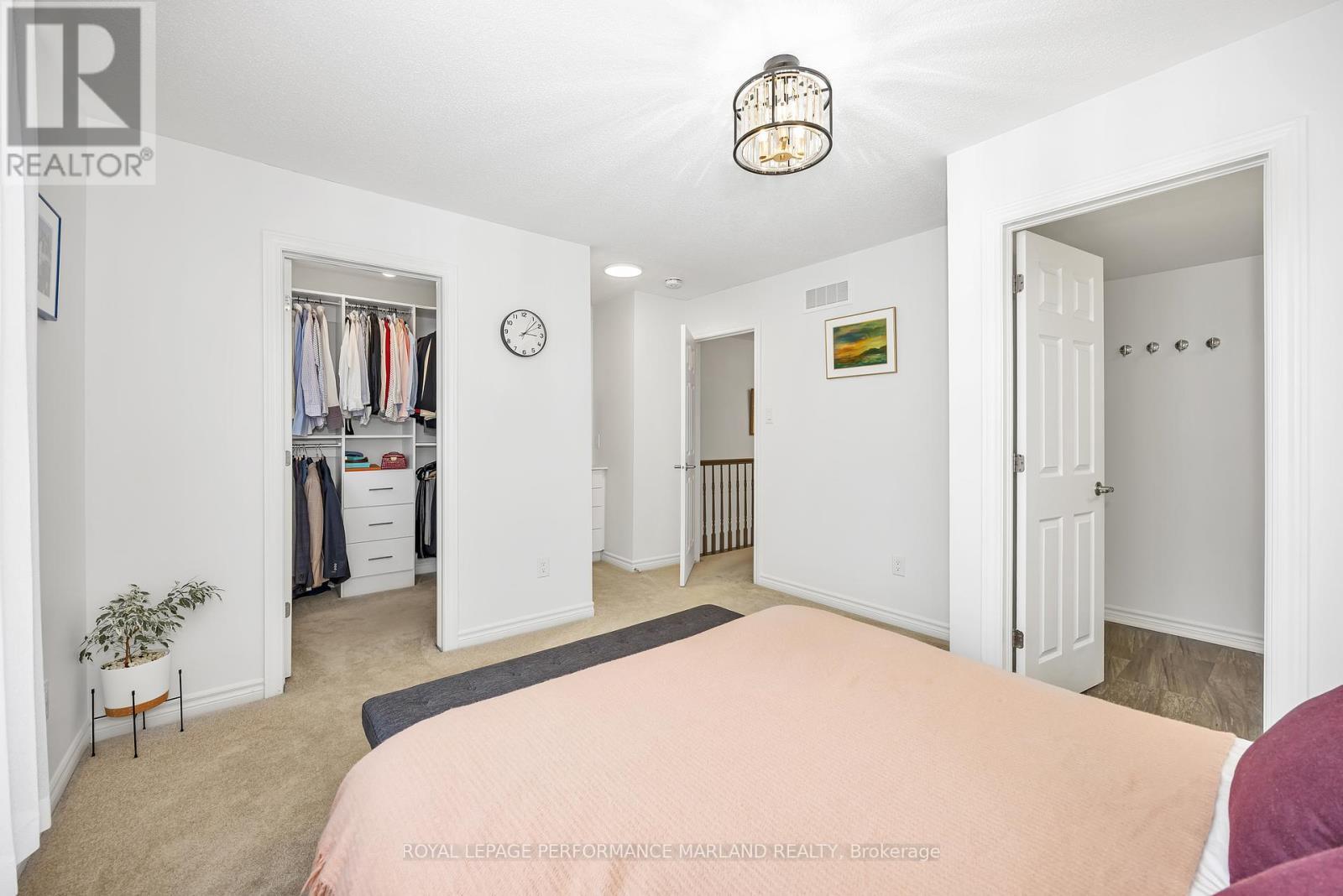 












914 MOSES TENNISCO STREET

,
Ottawa,




Ontario
K1K4Z8

