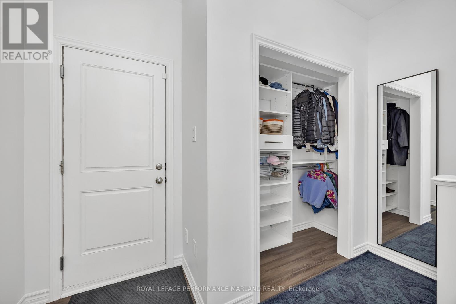












914 MOSES TENNISCO STREET

,
Ottawa,




Ontario
K1K4Z8

