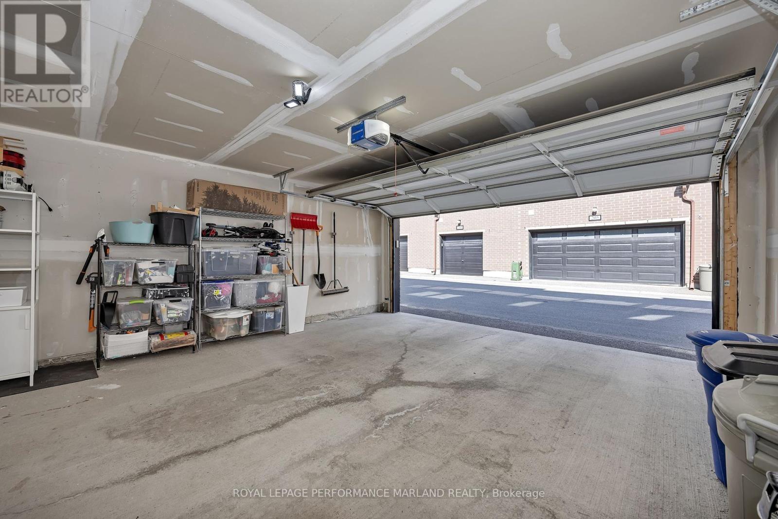 












914 MOSES TENNISCO STREET

,
Ottawa,




Ontario
K1K4Z8

