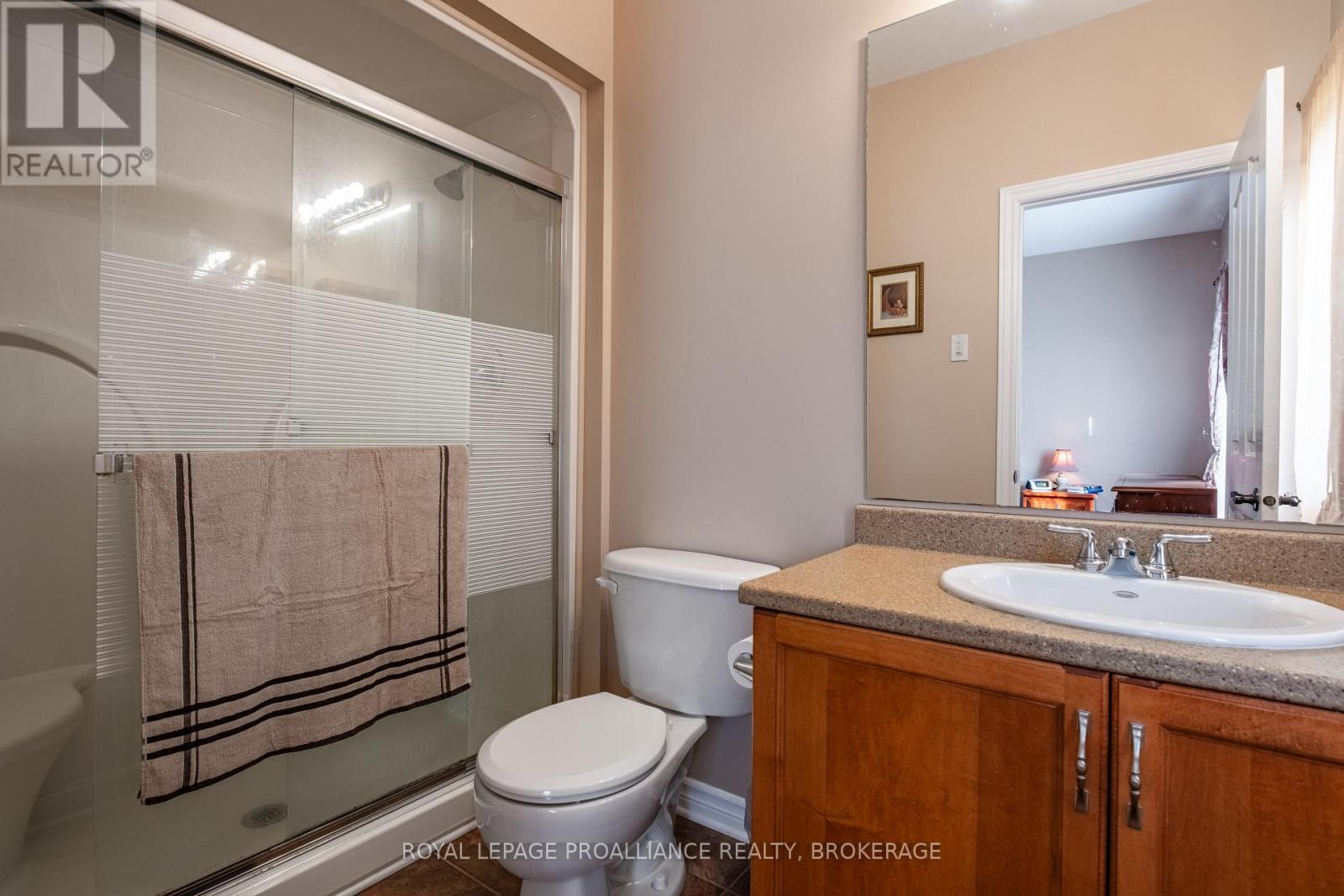 












226 ROSE ABBEY DRIVE

,
Kingston (Kingston East (Incl Barret Crt)),




Ontario
K7K0A2

