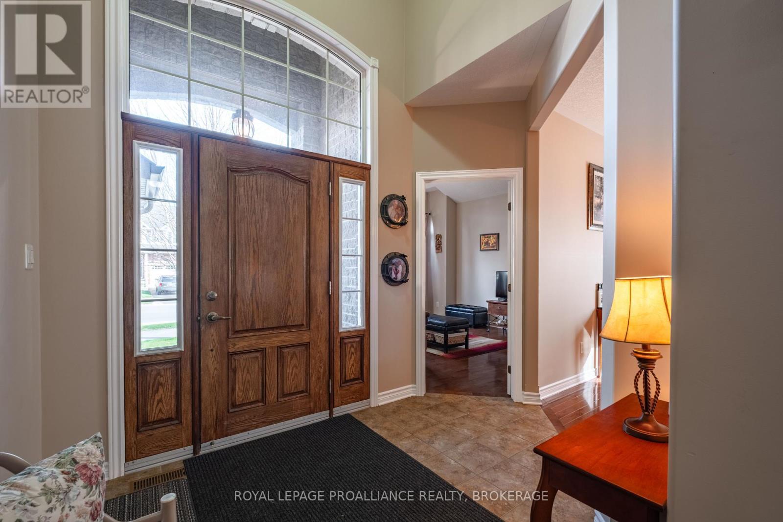 












226 ROSE ABBEY DRIVE

,
Kingston (Kingston East (Incl Barret Crt)),




Ontario
K7K0A2

