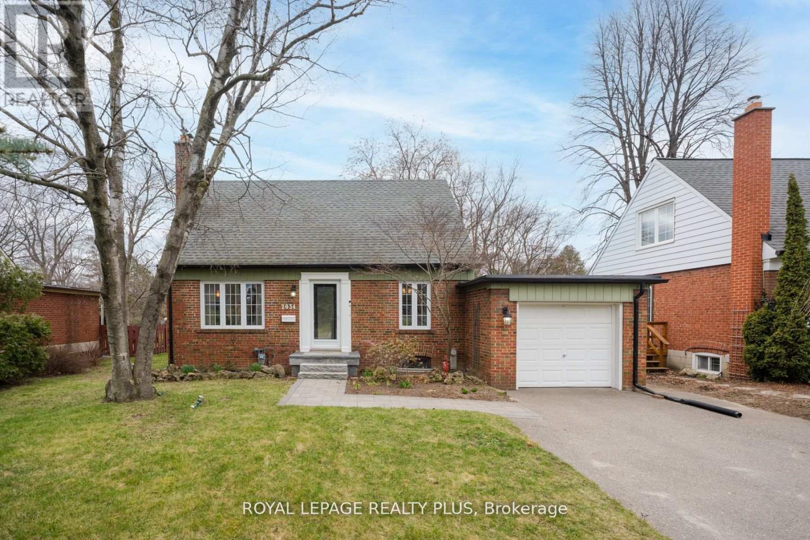 












2034 HARVEST DRIVE

,
Mississauga,




Ontario
L4Y1T6

