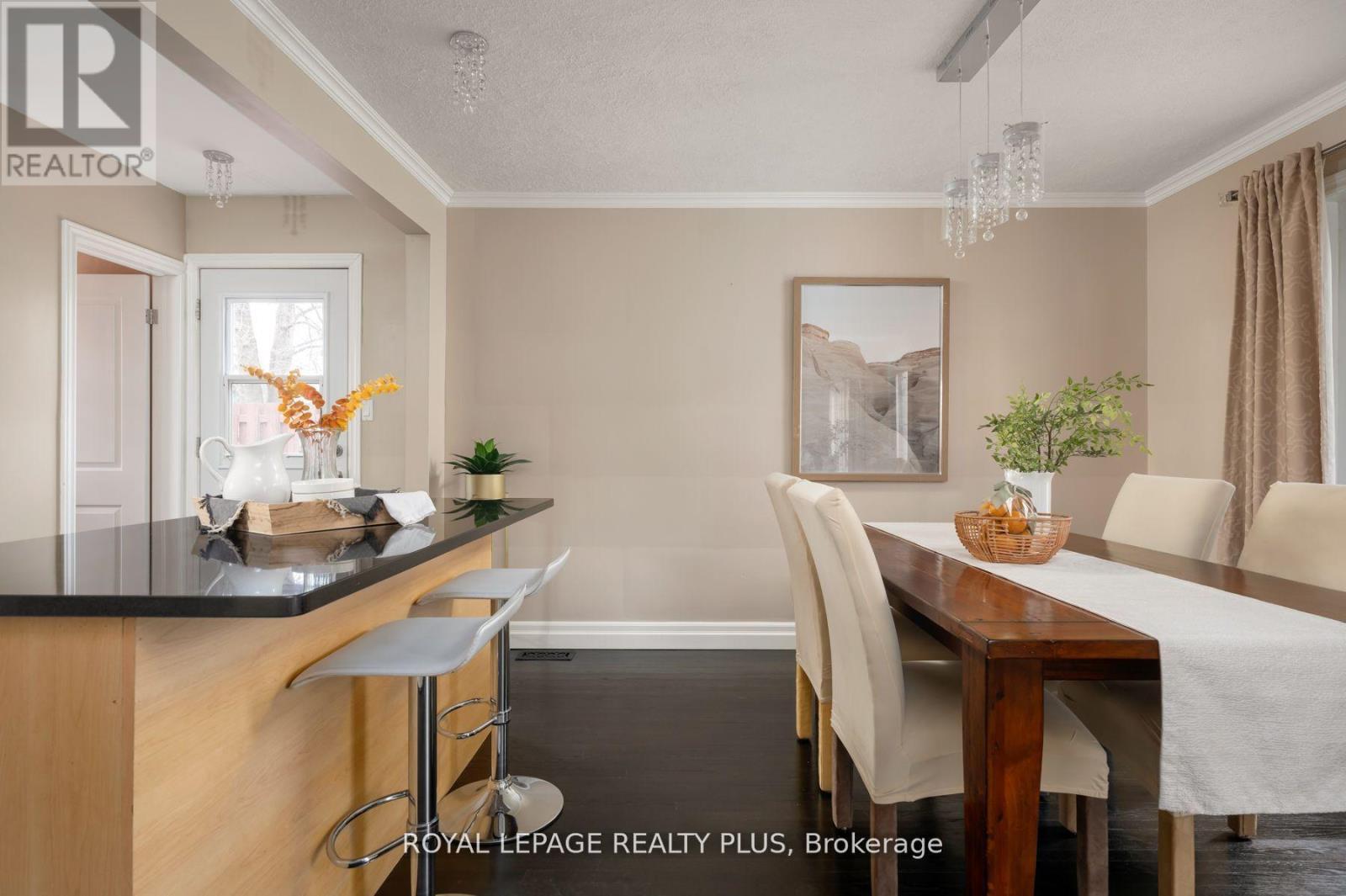 












2034 HARVEST DRIVE

,
Mississauga,




Ontario
L4Y1T6

