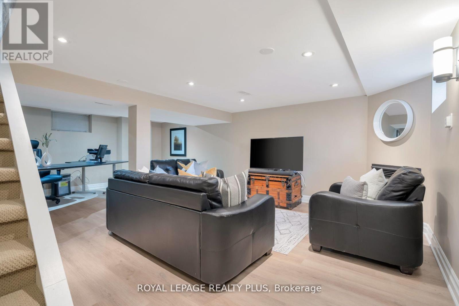












2034 HARVEST DRIVE

,
Mississauga,




Ontario
L4Y1T6

