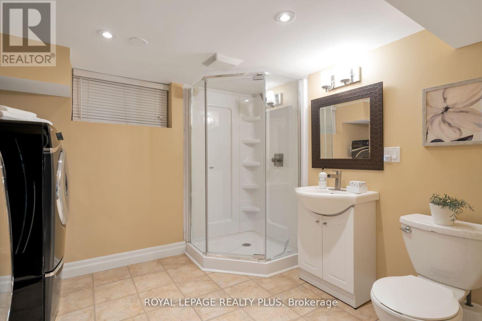 












2034 HARVEST DRIVE

,
Mississauga,




Ontario
L4Y1T6


