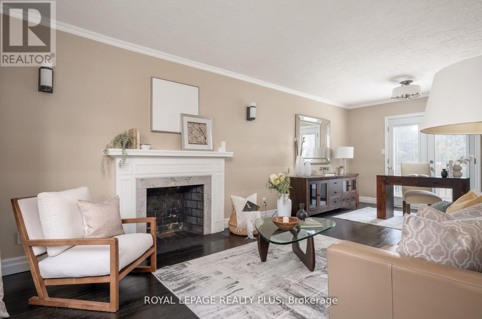 












2034 HARVEST DRIVE

,
Mississauga,




Ontario
L4Y1T6

