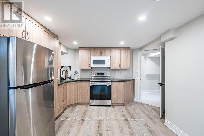 












500 CHANTENAY DRIVE

,
Mississauga,




Ontario
L5A1G2

