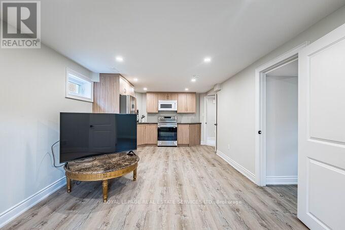 












500 CHANTENAY DRIVE

,
Mississauga,




Ontario
L5A1G2

