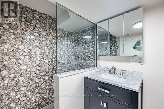 












500 CHANTENAY DRIVE

,
Mississauga,




Ontario
L5A1G2

