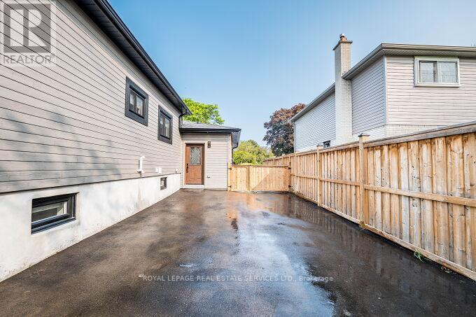












500 CHANTENAY DRIVE

,
Mississauga,




Ontario
L5A1G2

