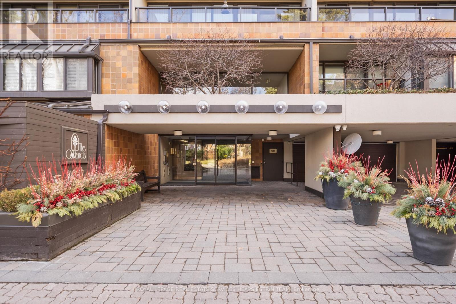 












329 - 40 OAKLANDS AVENUE

,
Toronto,




Ontario
M4V2Z3

