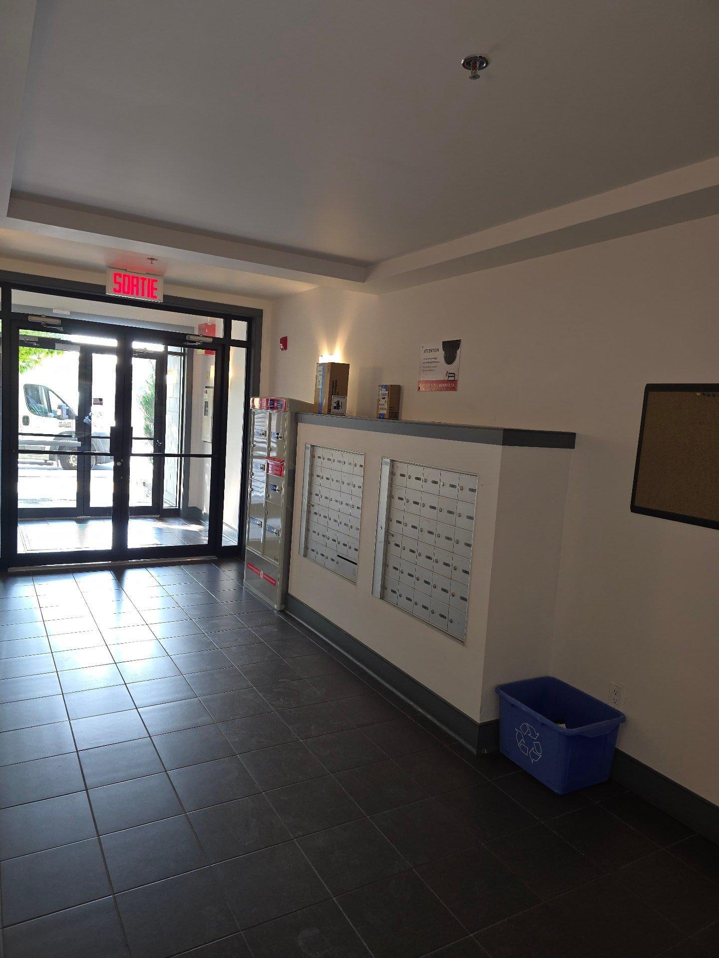 









1210


Rue St-Antoine E.

, 210,
Montréal (Ville-Marie),




QC
H2L2R1

